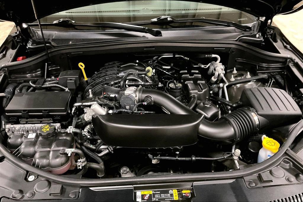 Used 2025 Dodge Durango GT AWD/4WD image 12