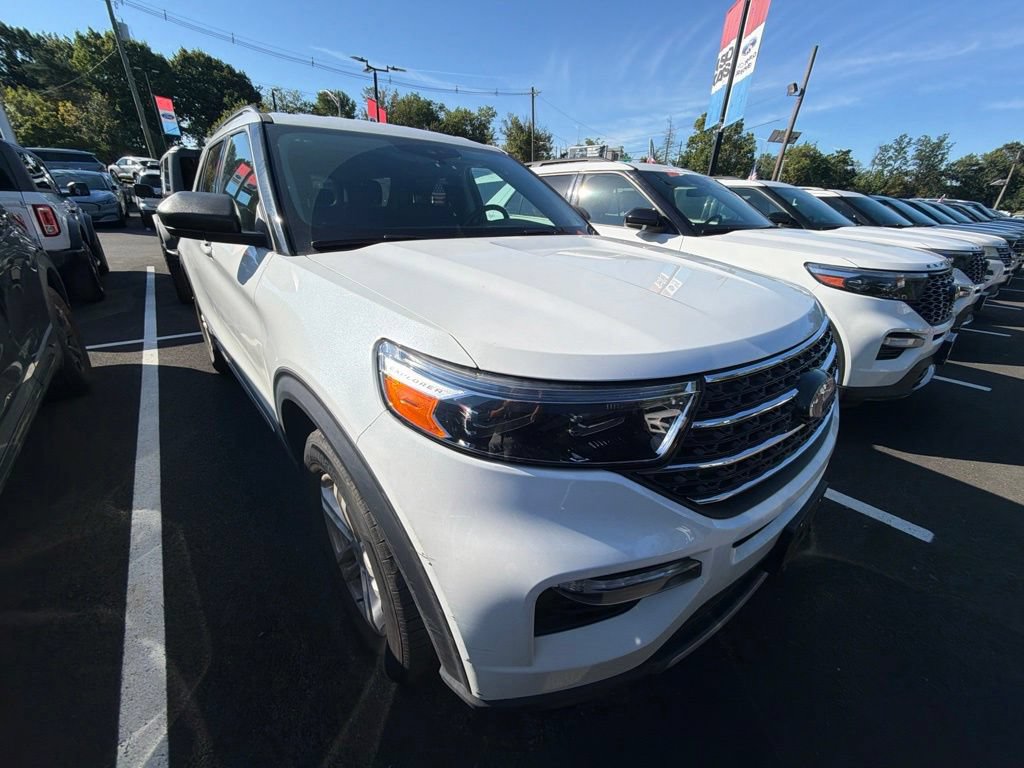 Certified 2023 Ford Explorer XLT w/ Equipment Group 202A AWD/4WD image 1