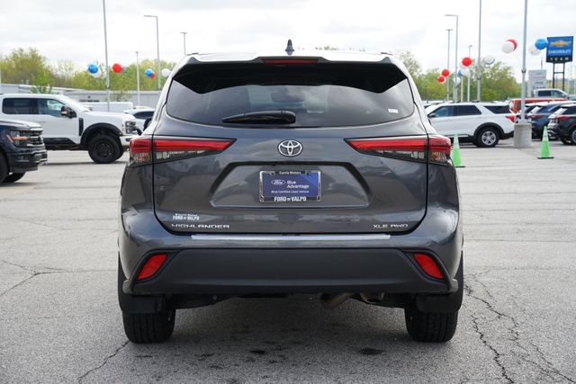Used 2023 Toyota Highlander XLE AWD/4WD image 6