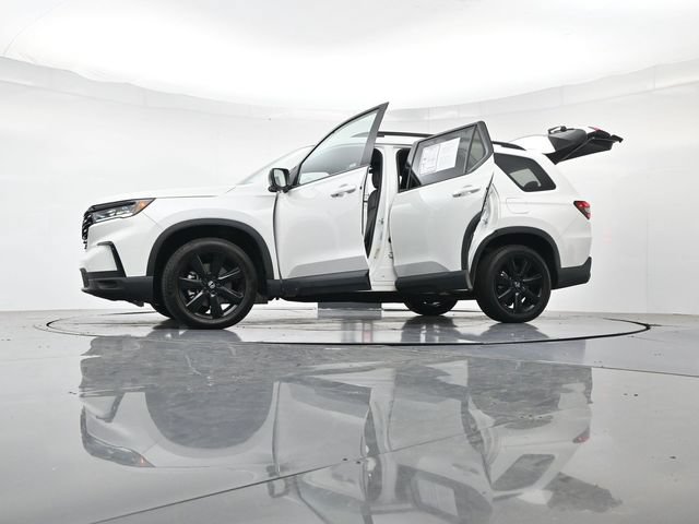 Used 2025 Honda Pilot Black Edition image 57