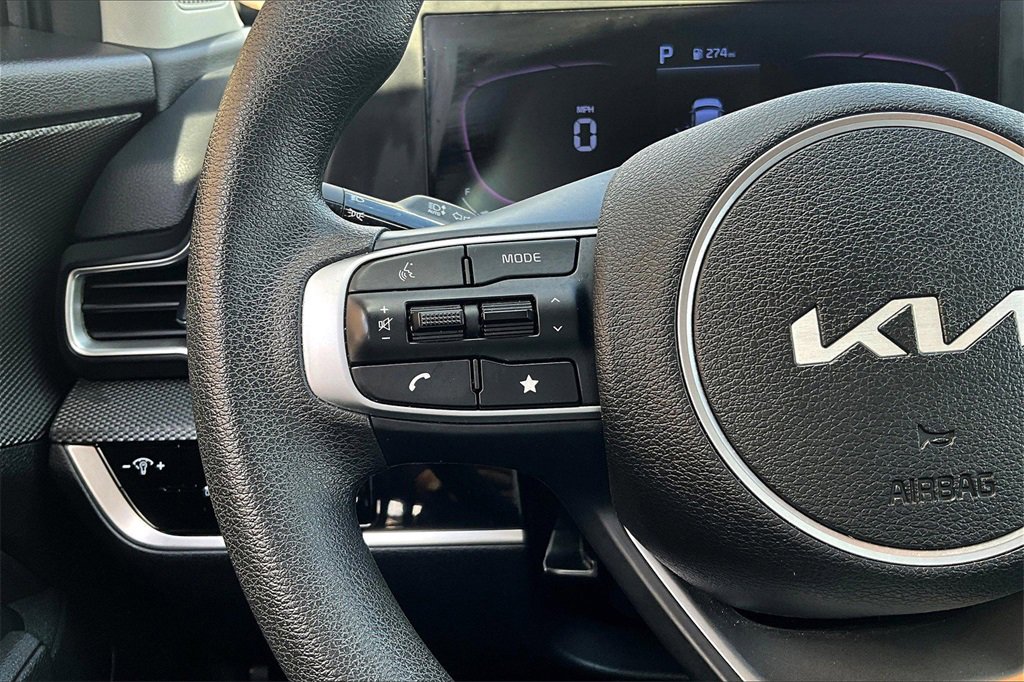Used 2024 Kia Sportage LX image 17