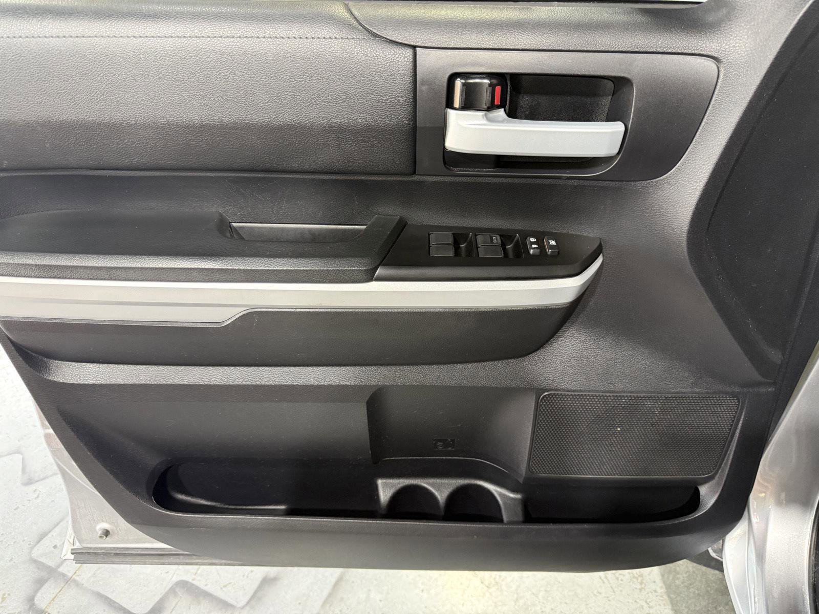 Used 2020 Toyota Tundra SR5 w/ SR5 Upgrade Package AWD/4WD image 20