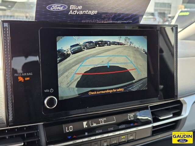 Used 2025 Toyota Sienna LE FWD image 21