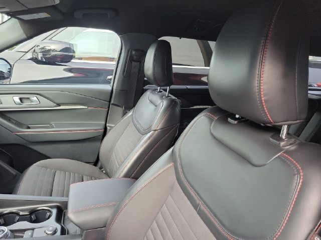 Certified 2025 Ford Explorer ST-Line w/ Premium Package RWD image 8