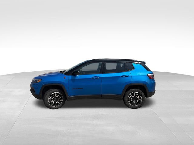 Used 2026 Jeep Compass Trailhawk AWD/4WD image 3