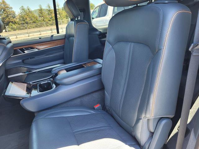 Used 2022 Jeep Grand Wagoneer Series II w/ Convenience Group III AWD/4WD image 16