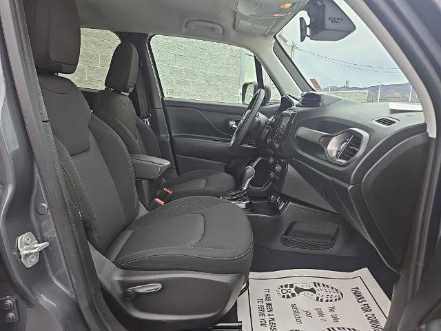 Used 2023 Jeep Renegade Latitude image 29