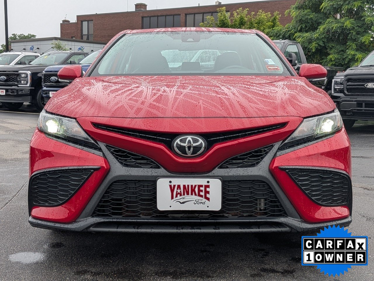 Used 2024 Toyota Camry SE w/ Cold Weather Package AWD/4WD image 9