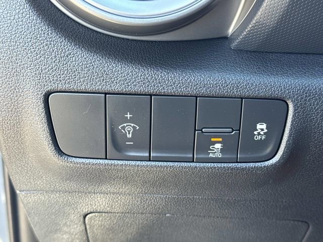 Used 2023 Hyundai Kona SE image 20