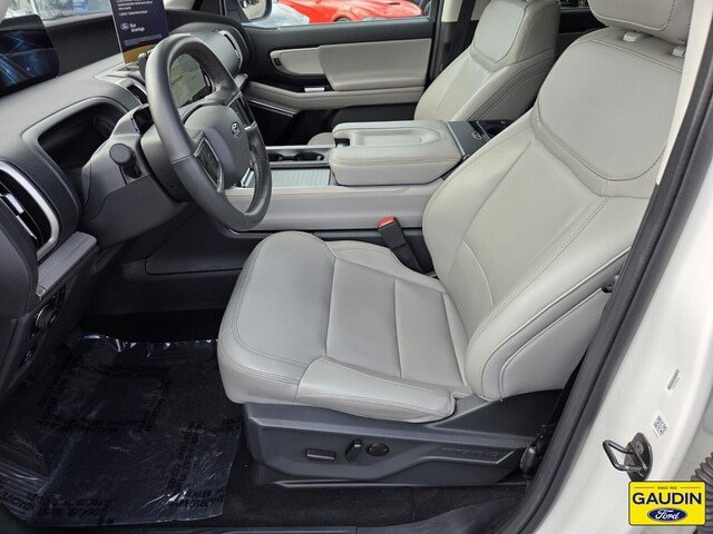 Certified 2025 Ford Expedition Active AWD/4WD image 11