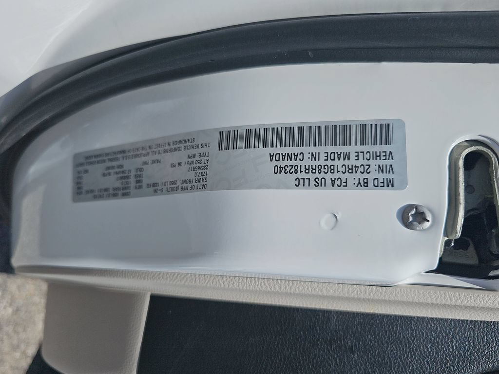 Used 2024 Chrysler Pacifica Touring-L FWD image 34