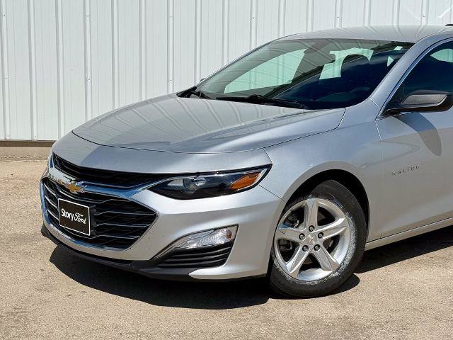 Used 2020 Chevrolet Malibu LS FWD image 2