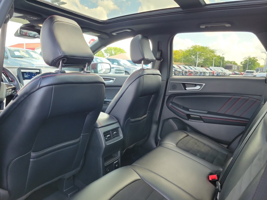 Certified 2024 Ford Edge ST-Line AWD/4WD image 18
