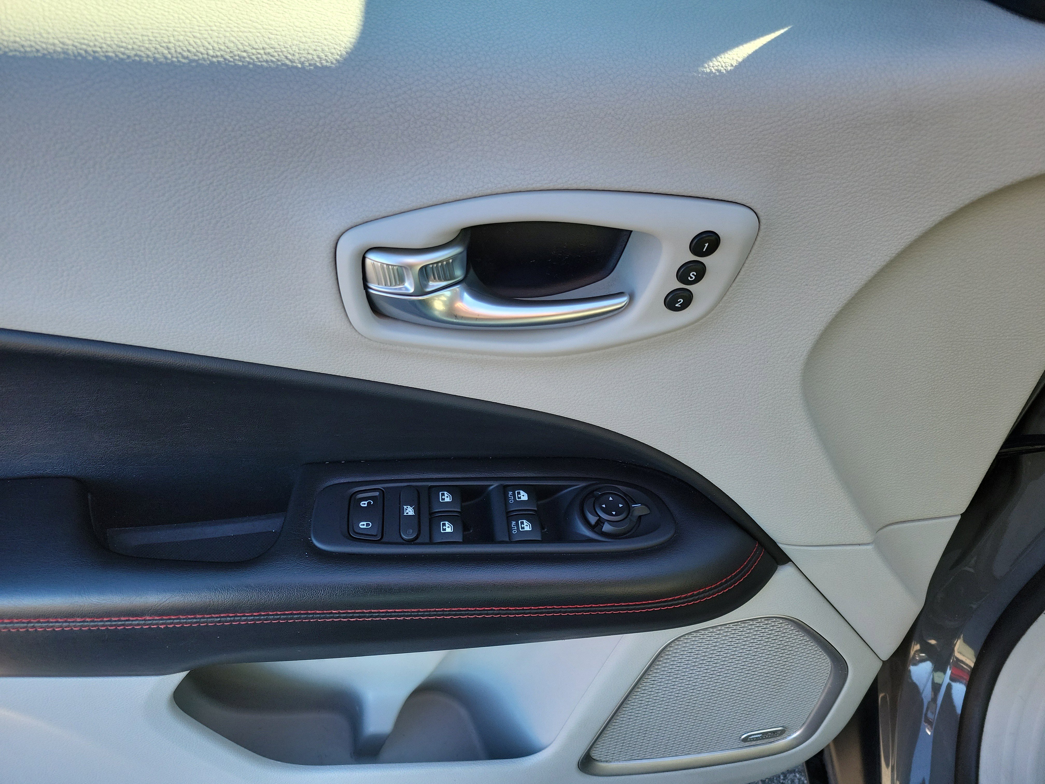 Used 2021 Jeep Compass Limited w/ Sun and Sound Group image 6