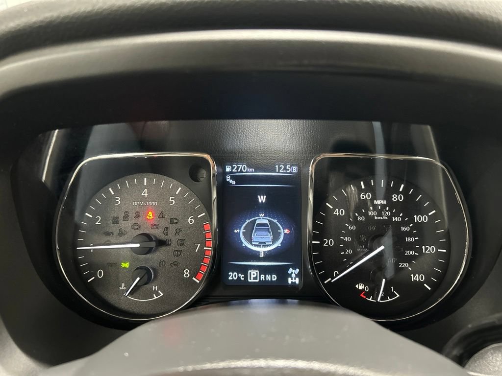 Used 2017 Nissan Titan SV AWD/4WD image 16