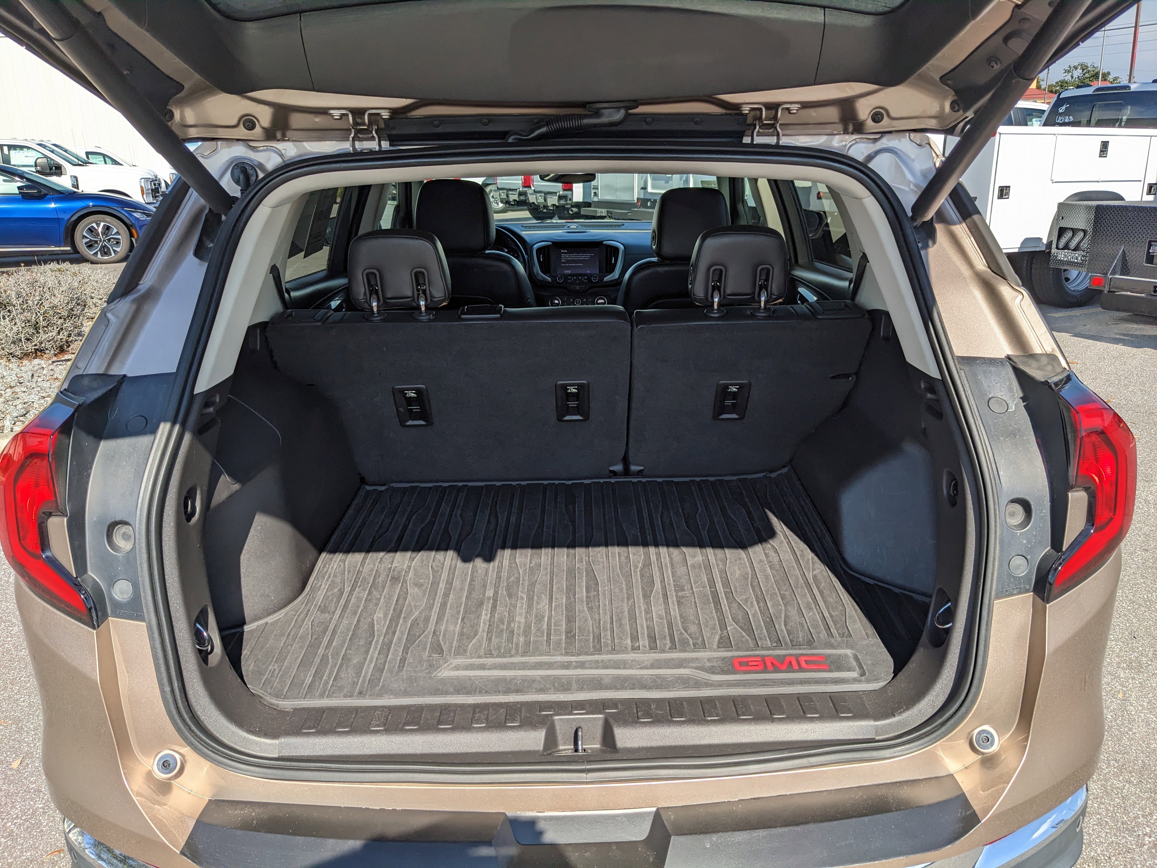 Used 2018 GMC Terrain SLT w/ Preferred Package image 13