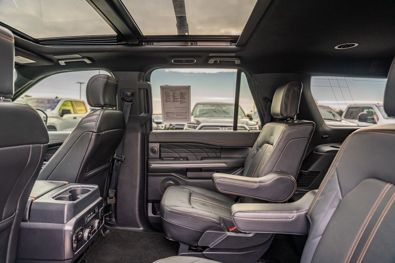 Certified 2023 Ford Expedition Platinum image 24