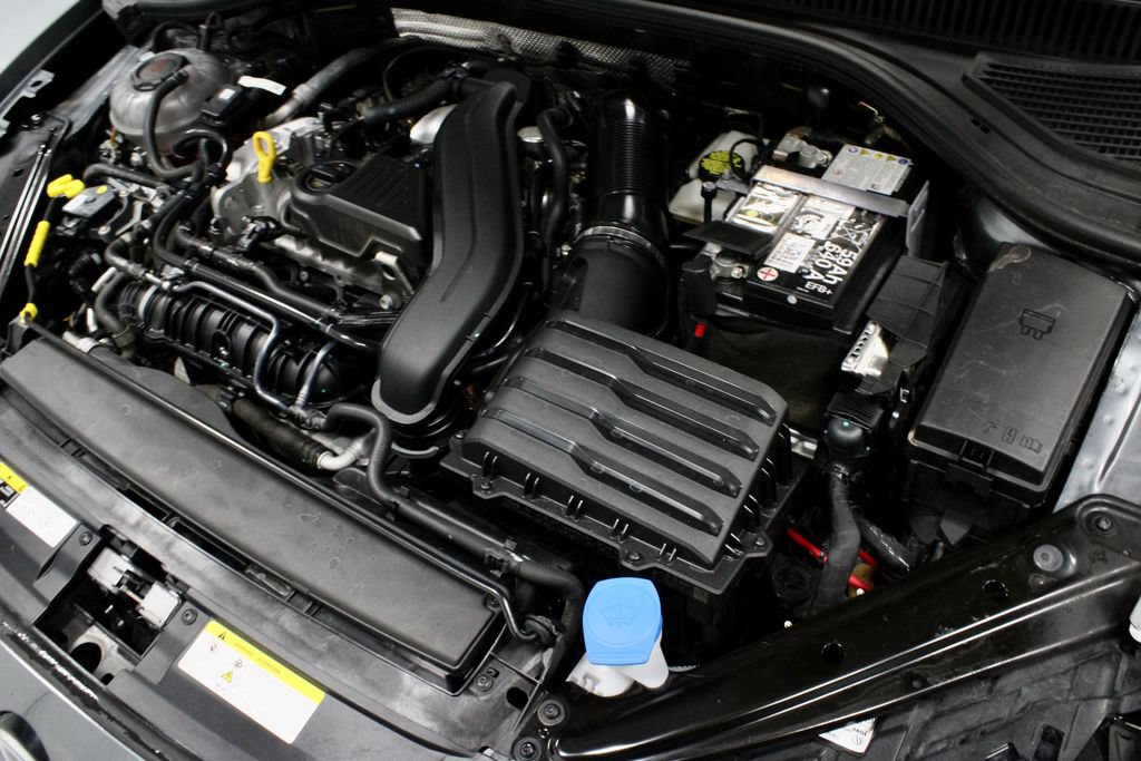 Used 2025 Volkswagen Jetta SE FWD image 17
