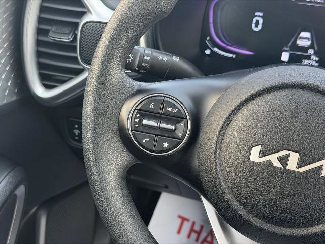 Used 2025 Kia Soul LX image 16