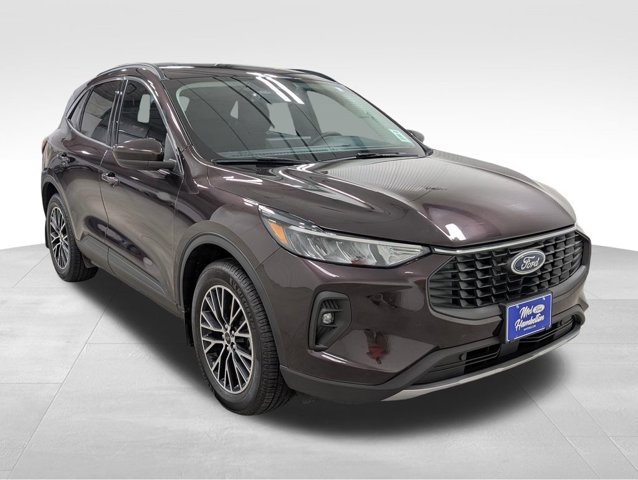 Certified 2023 Ford Escape SE w/ Class II Trailer Tow Package FWD image 17