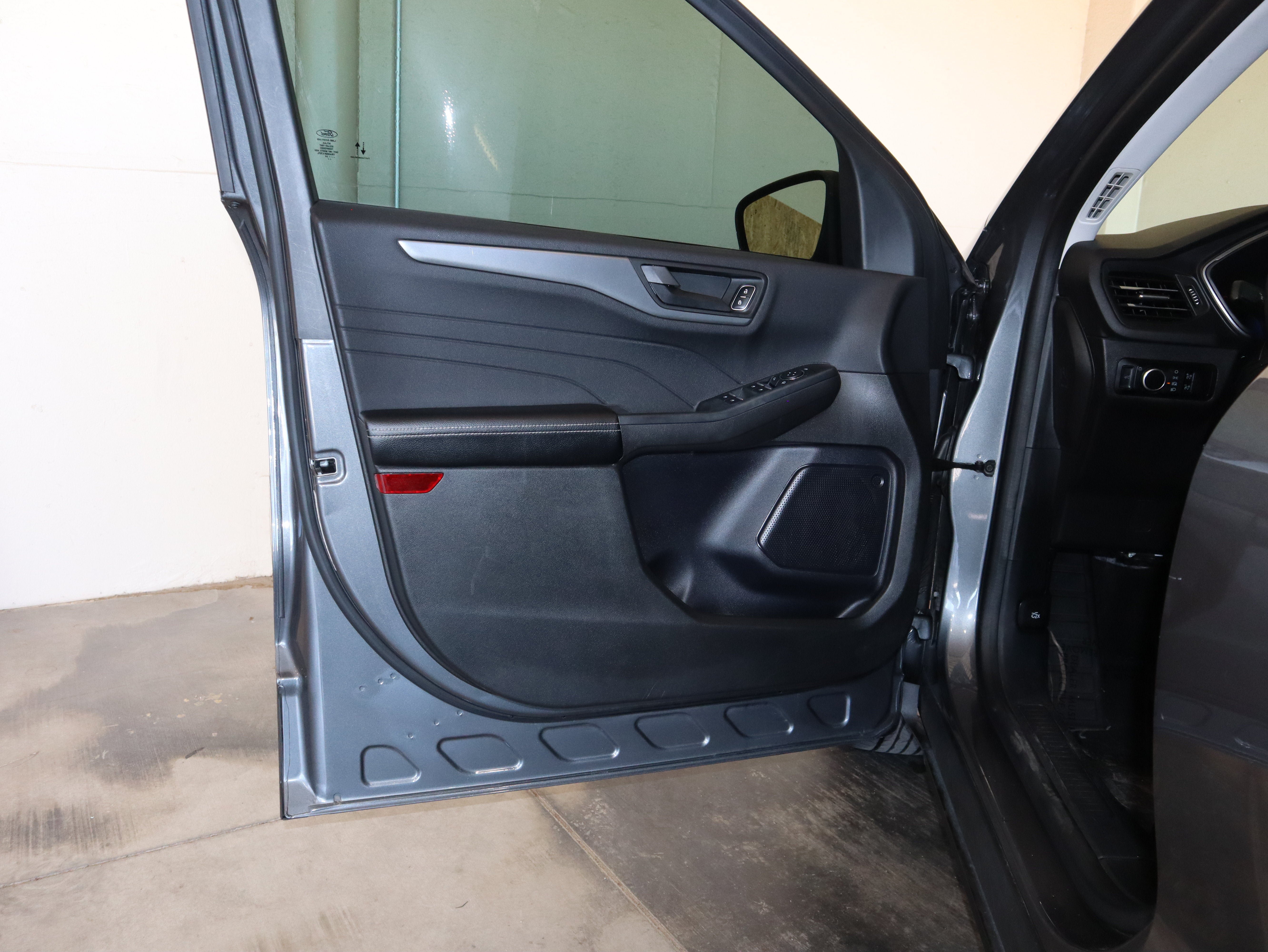 Certified 2024 Ford Escape Active AWD/4WD image 31