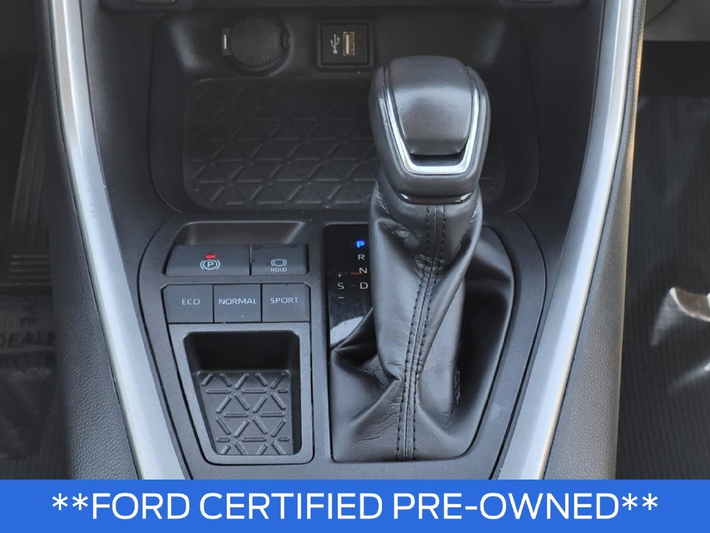 Used 2024 Toyota RAV4 XLE Premium FWD image 28
