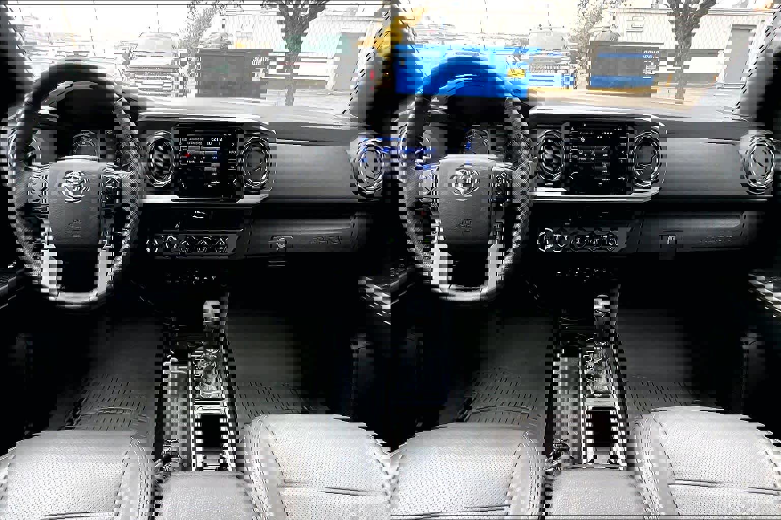 Used 2018 Toyota Tacoma TRD Off-Road image 17