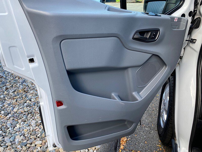 Certified 2019 Ford Transit 350 XLT RWD image 27