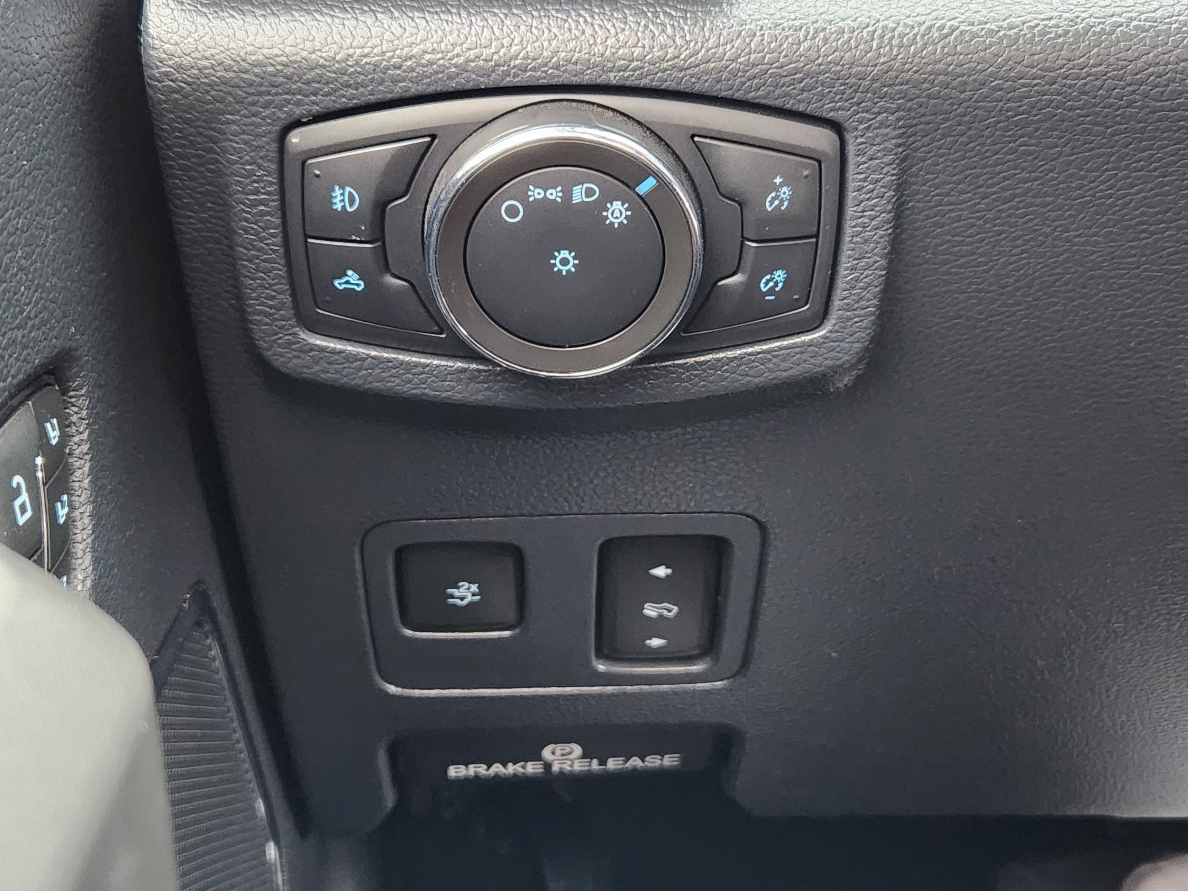 Certified 2022 Ford F350 Platinum image 27