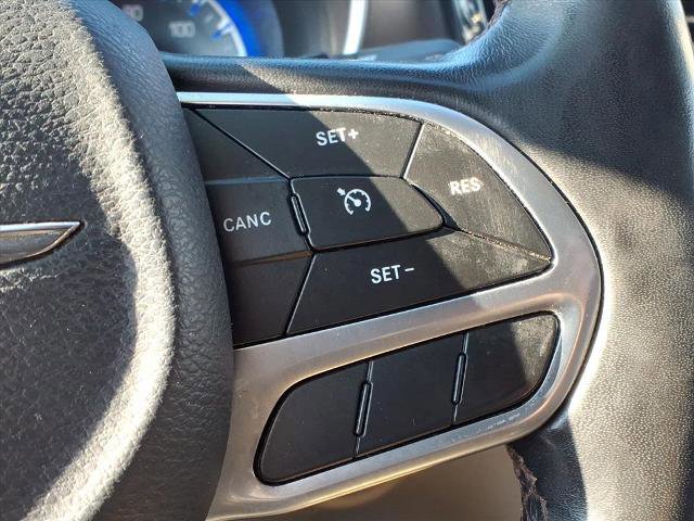 Used 2020 Chrysler Pacifica Touring-L image 13