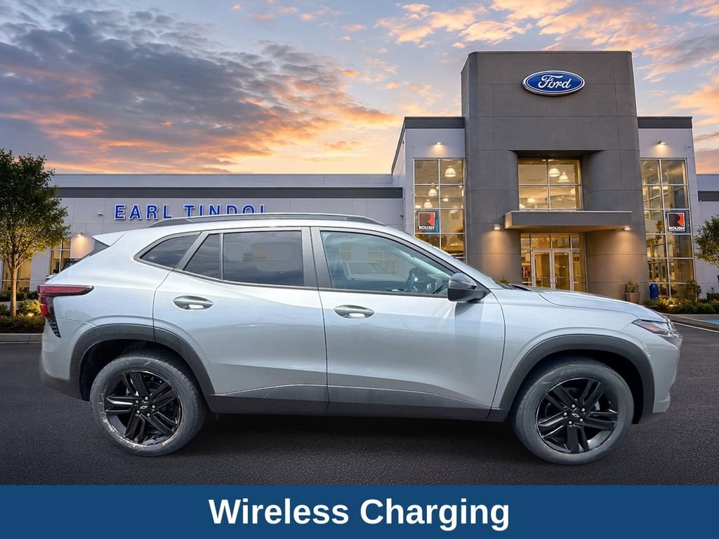 Used 2025 Chevrolet Trax ACTIV w/ Sunroof Package FWD image 9