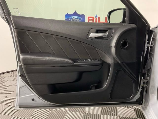 Used 2021 Dodge Charger SXT w/ Blacktop Package image 12