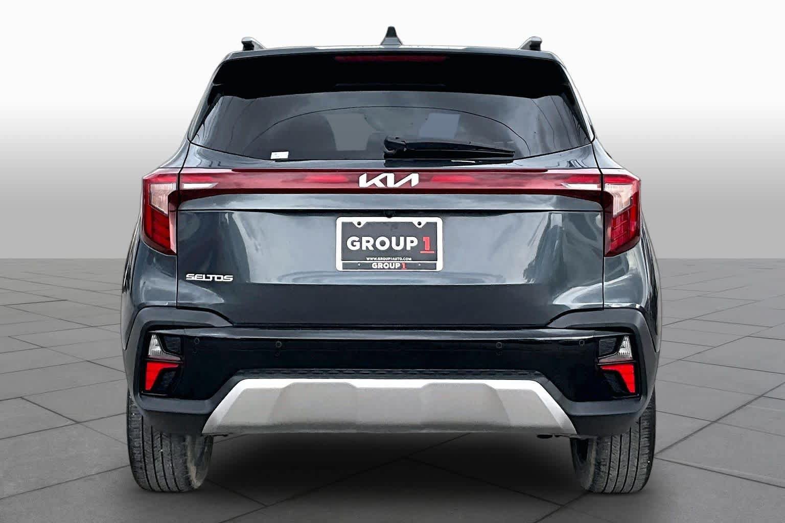 Used 2025 Kia Seltos EX FWD image 5