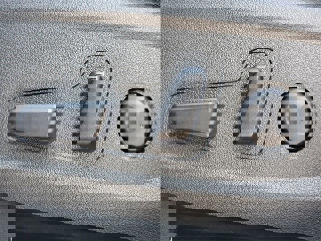 Used 2023 Hyundai Santa Fe SEL w/ Premium Package image 11