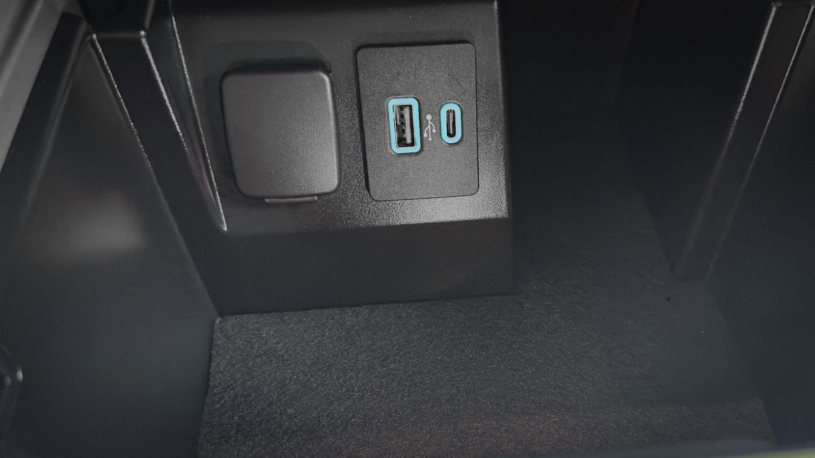 Certified 2023 Ford Explorer Limited w/ Equipment Group 301A image 19