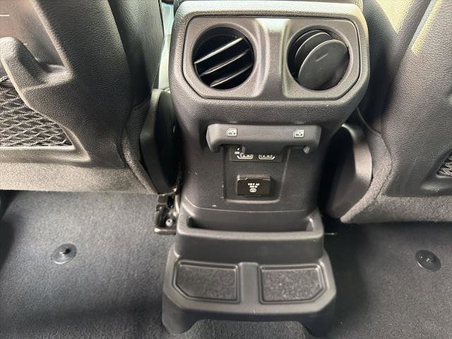 Used 2022 Jeep Wrangler Unlimited Rubicon 4xe w/ Cold Weather Group AWD/4WD image 23