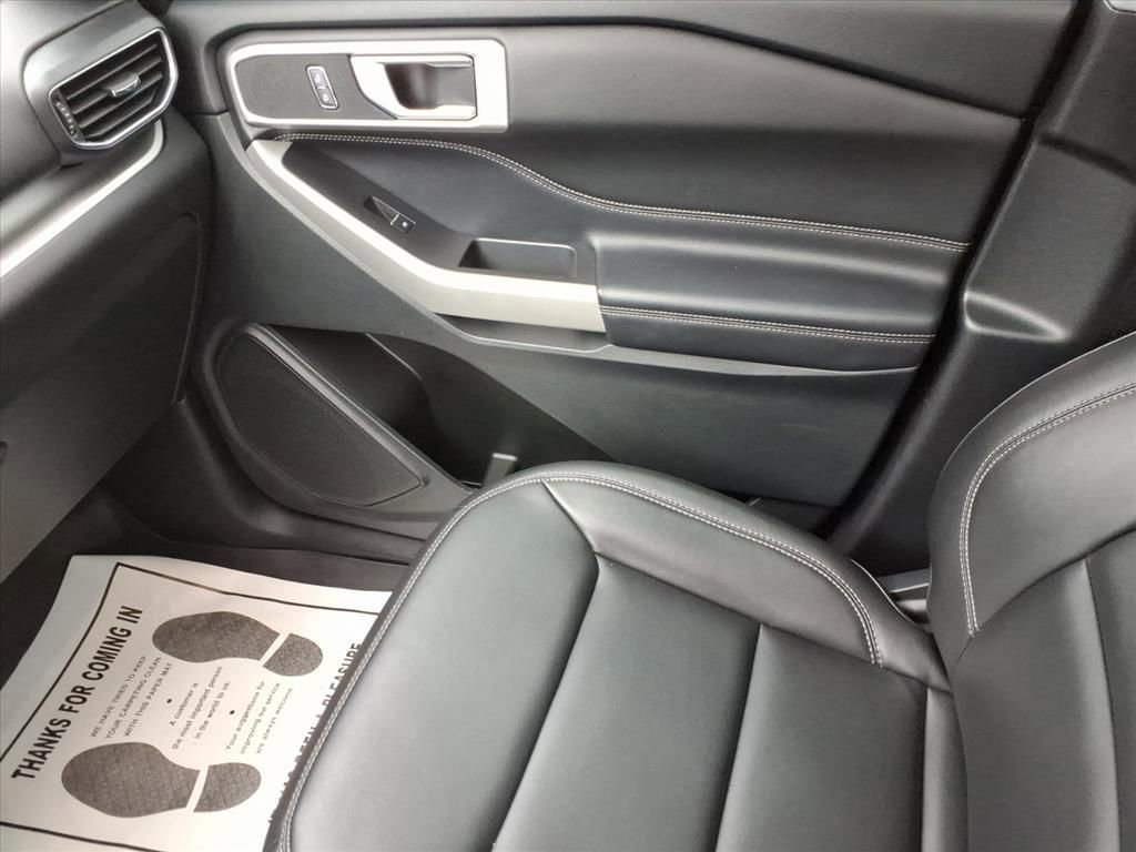Certified 2022 Ford Explorer XLT w/ Equipment Group 202A image 23
