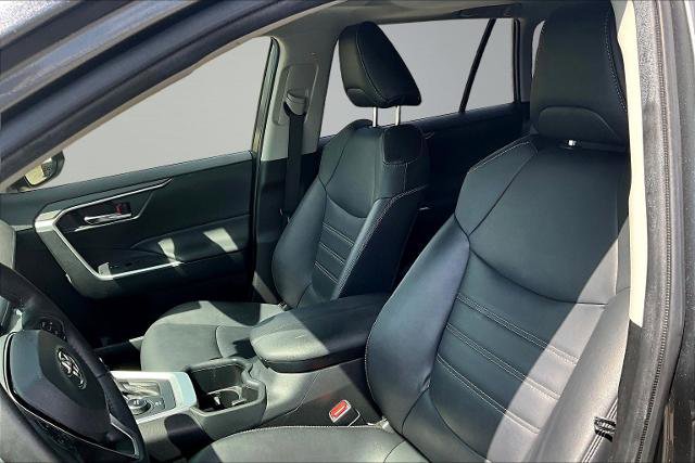 Used 2022 Toyota RAV4 XLE Premium AWD/4WD image 25