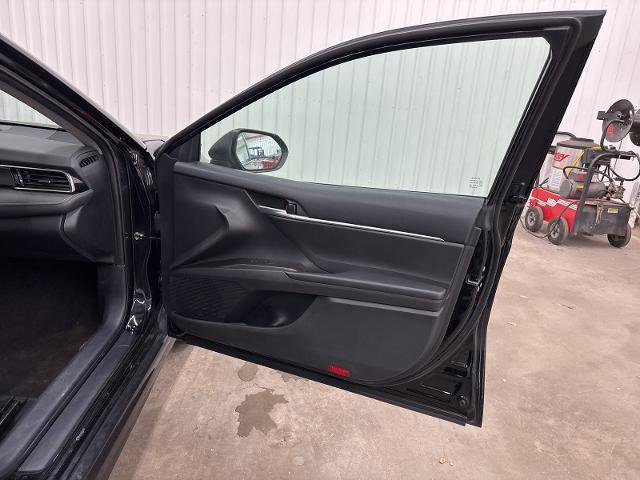 Used 2022 Toyota Camry SE image 23