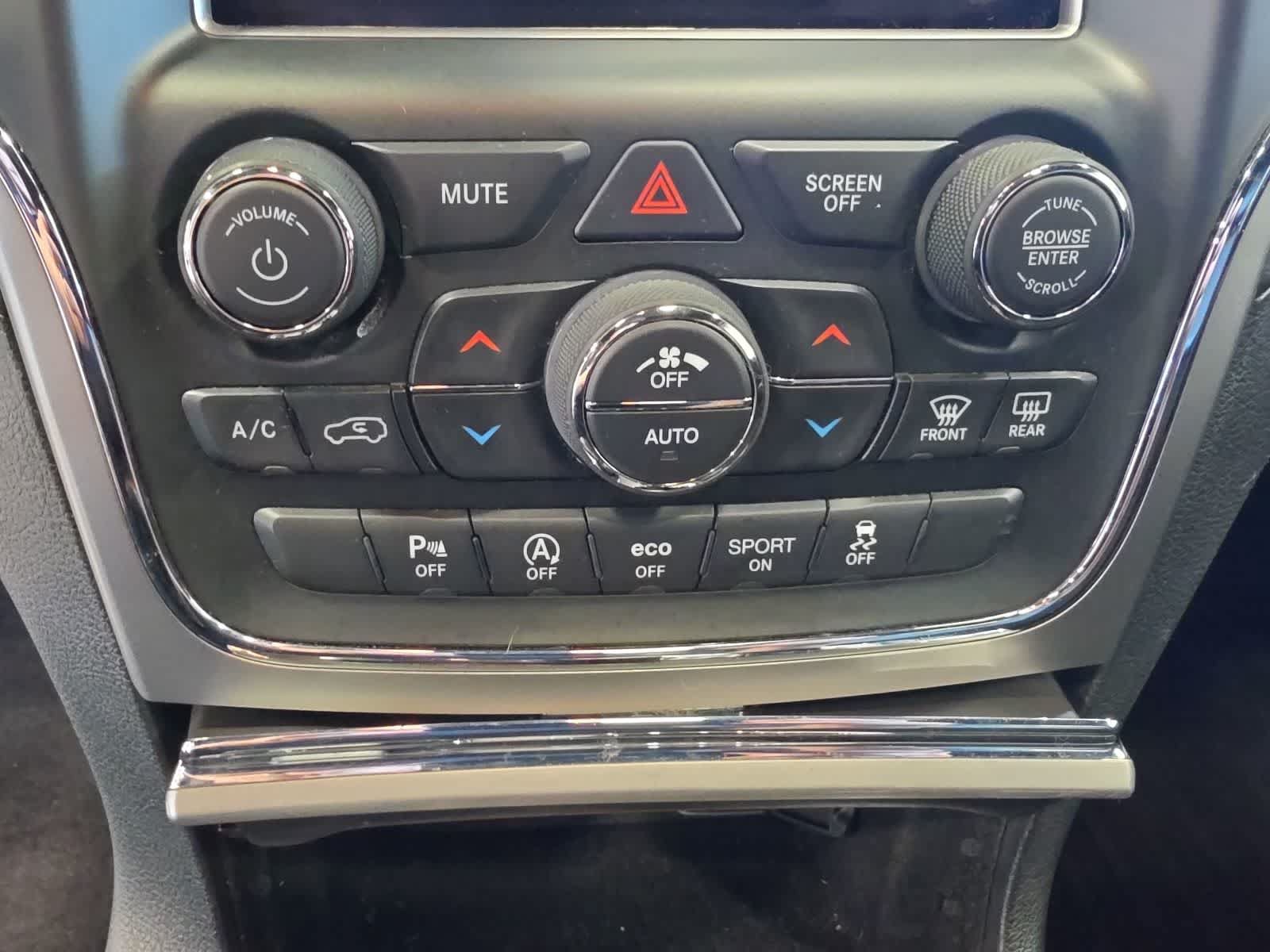 Used 2018 Jeep Grand Cherokee Altitude AWD/4WD image 25