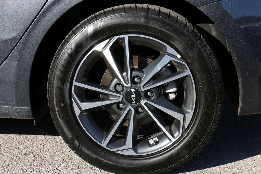 Used 2024 Kia Forte LXS image 8