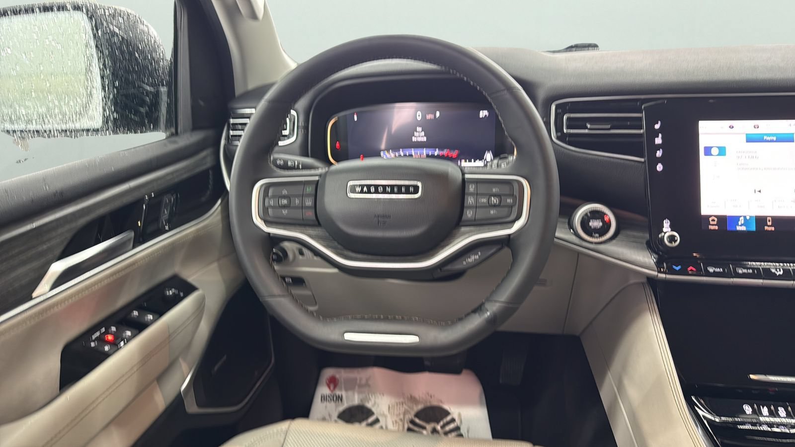 Used 2024 Jeep Wagoneer L Series II RWD image 12