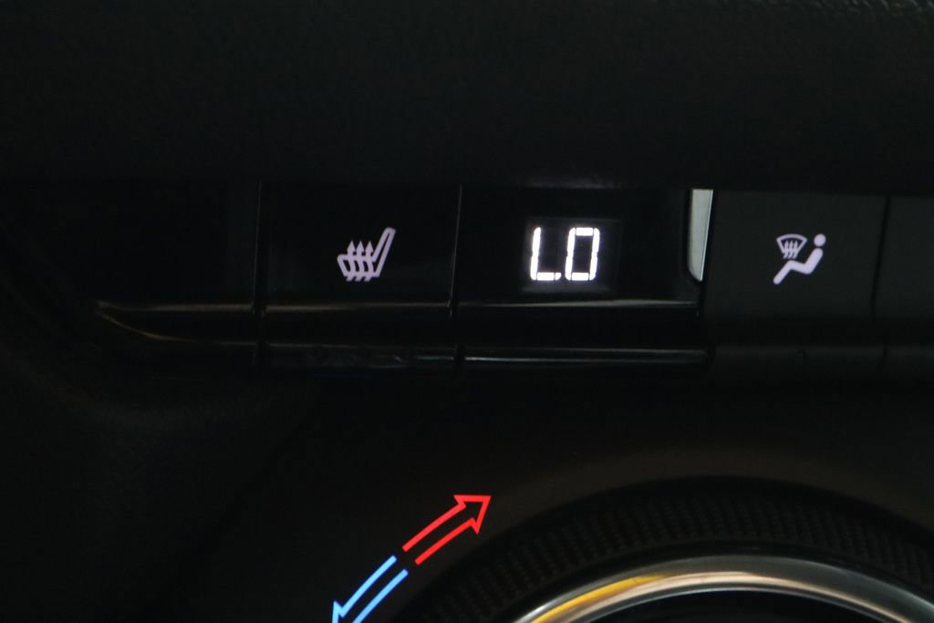 Used 2025 Chevrolet Blazer LT image 11