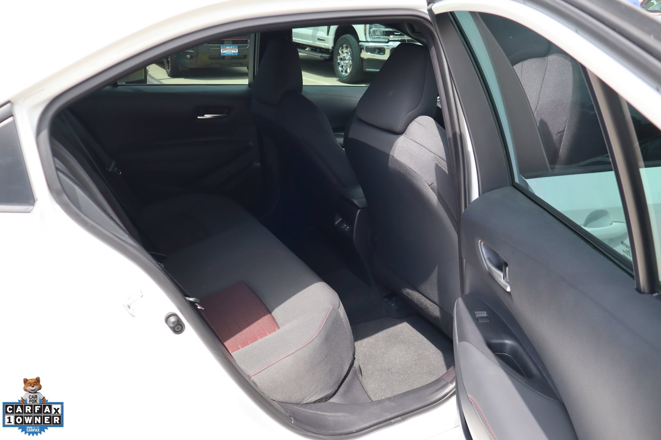 Used 2025 Toyota Corolla SE FWD image 27