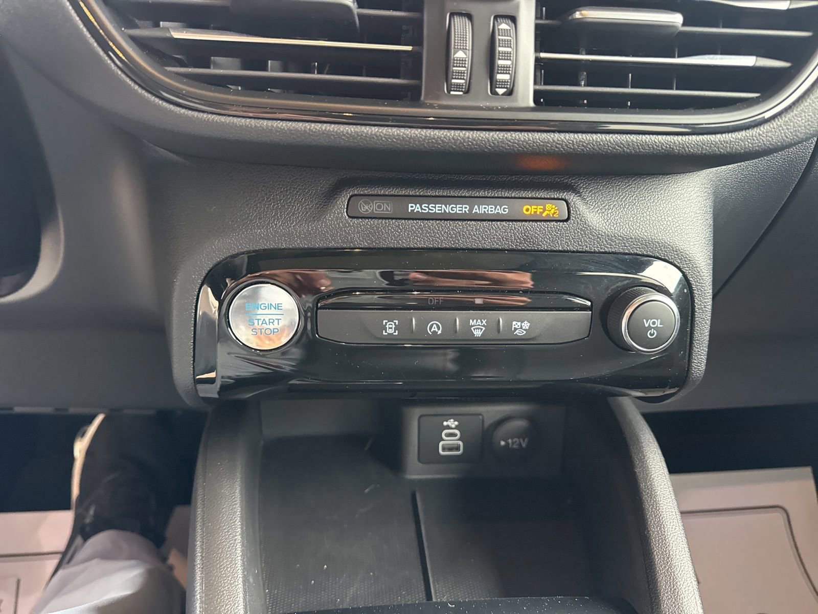 Certified 2024 Ford Escape ST-Line w/ Tech Pack #1 image 35