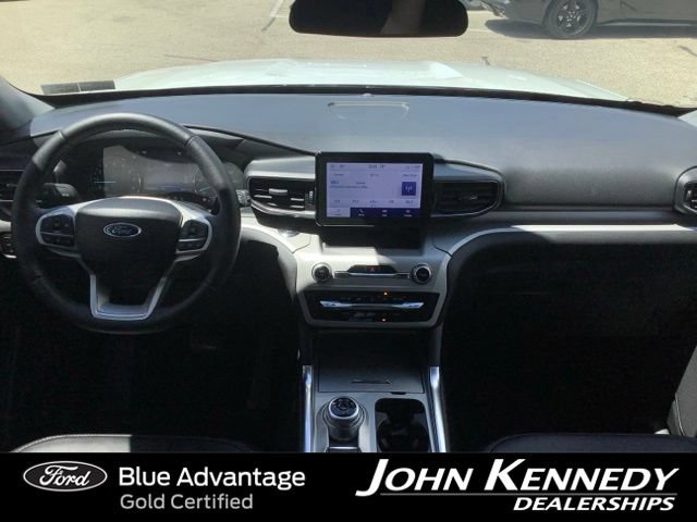 Certified 2023 Ford Explorer XLT w/ Equipment Group 202A AWD/4WD image 17
