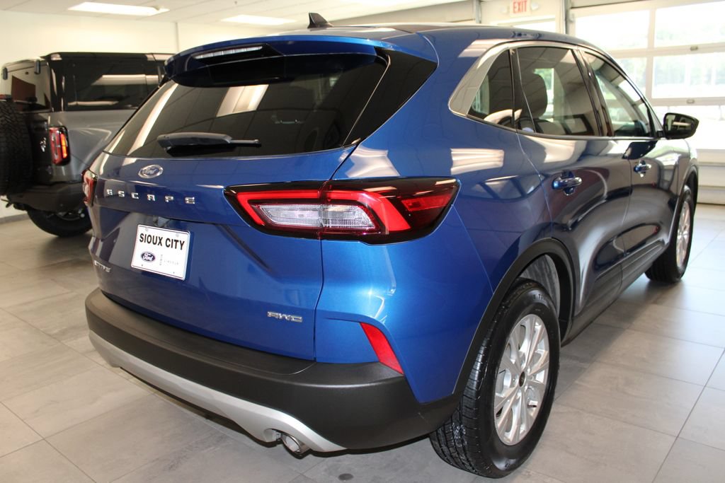 Certified 2023 Ford Escape Active AWD/4WD image 5