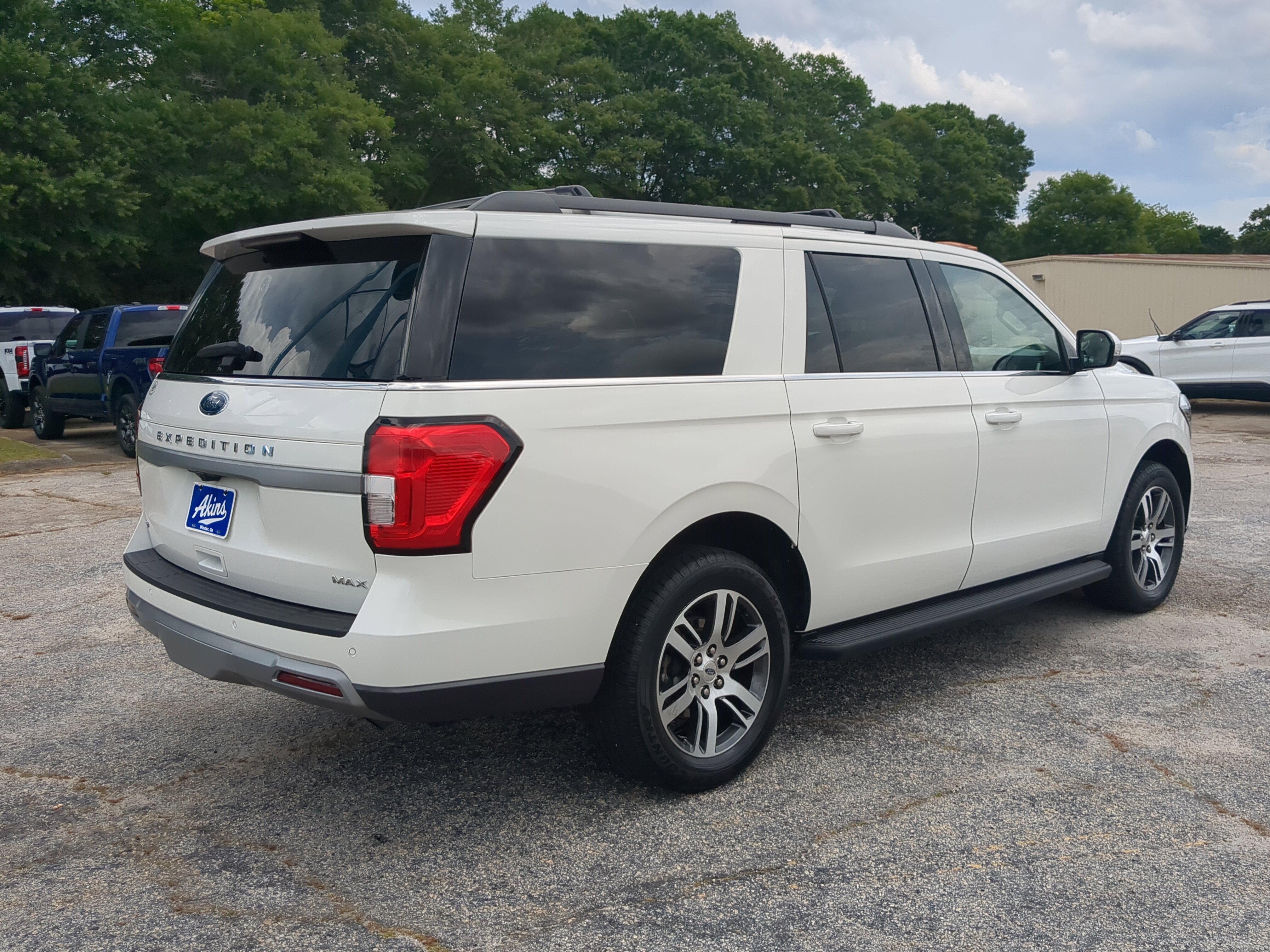 Certified 2024 Ford Expedition Max XLT RWD image 3