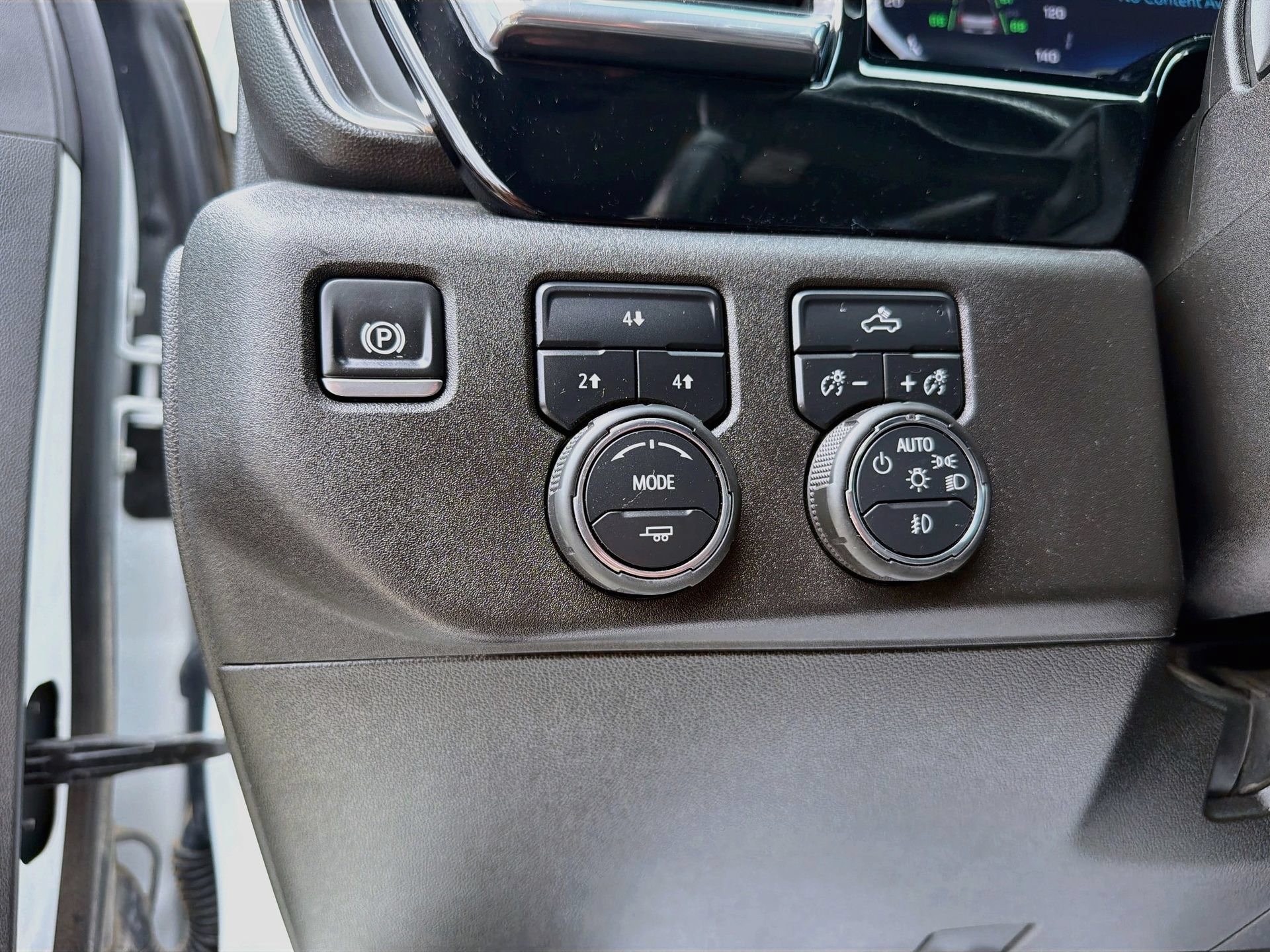 Used 2025 Chevrolet Silverado 2500 LT AWD/4WD image 14
