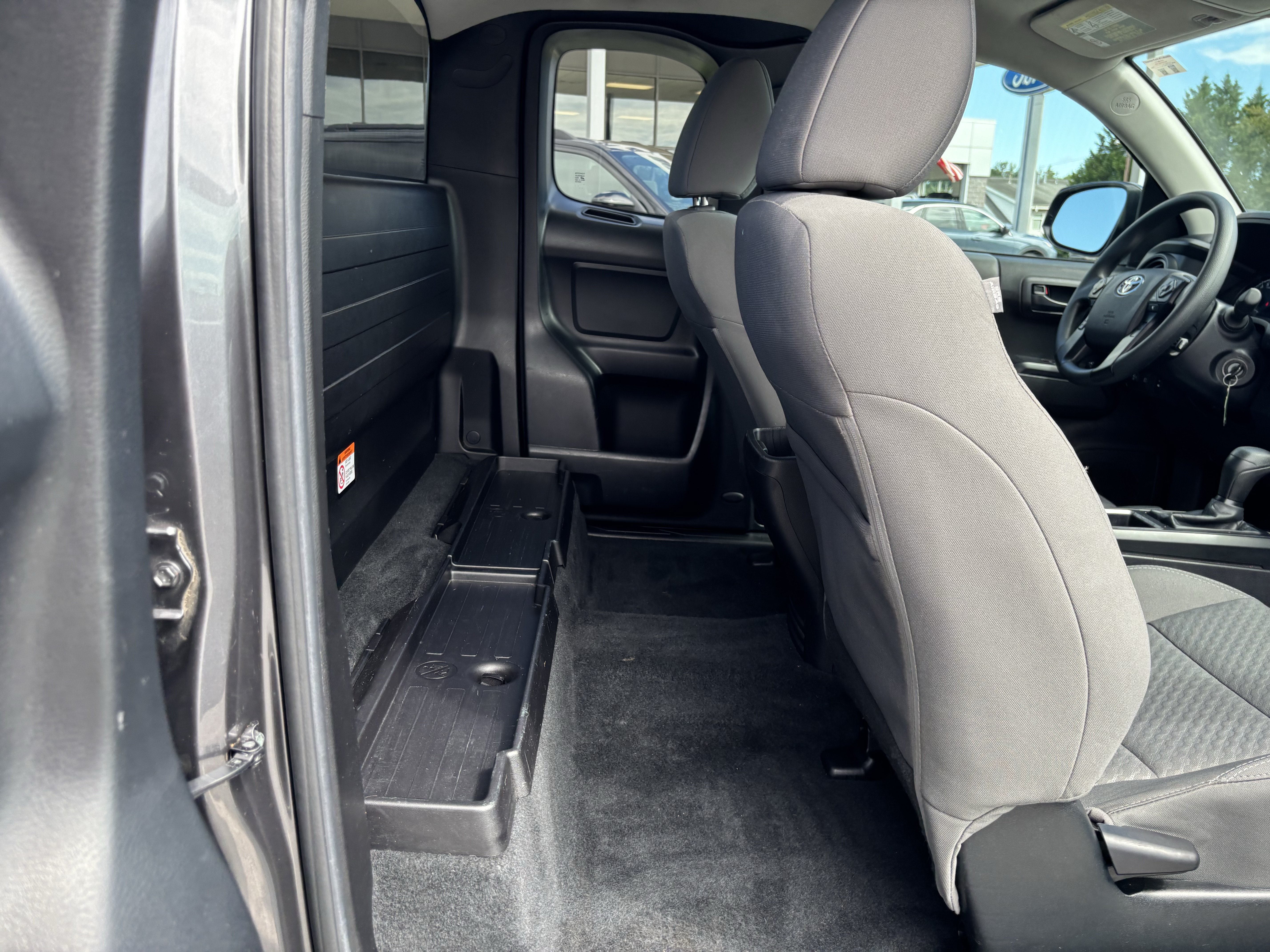 Used 2022 Toyota Tacoma SR AWD/4WD image 38
